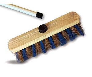 Balai de ménage Coco zèbré | Coco renforcé PPN Bleu ou Rouge | Longueur 29 cm | Semelle Bois | Douille à vis | Manche métal gainé 1,20 m Couleur Selon arrivage | Kibros 2052M2