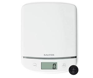 Balance de cuisine digitale Aquatronique Salter - élégante plateforme blanche chrome, balance électronique pour la cuisine, pèse jusqu'à 5kg, liquides ml+fl.oz, 15 ans