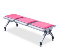 Banc d'attente 3 places, design sans accoudoirs avec cadre en acier durable et tapis antidérapants, parfait pour les espaces publics comme les cliniques, les aéroports et les écoles