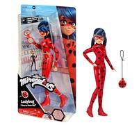 Bandai - Miraculous Ladybug - Poupée mannequin 26 cm - Ladybug avec son yoyo en mode téléphone - Nouveau costume effet vinyle - P50028