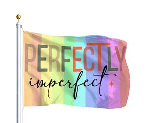 Bannière Décorative Parfaitement Imparfait Drapeaux Décoratifs D'Extérieur 100% Polyester Bannière De Cour Robustes Drapeau De Jardin Pour Procession Patio Club 90X150Cm