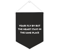 Bannière en toile « Years Fly by But The Heart Stays in The Same Place » - 30,5 x 40,6 cm - À suspendre au mur - Décoration murale pour chambre à coucher, chambre d'enfant, décoration d'intérieur
