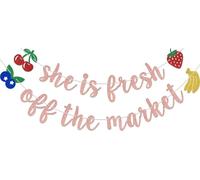 Bannière « She is Fresh Off the Market », or rose
