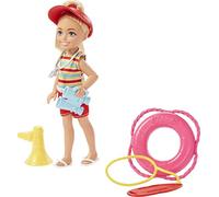 Barbie – Poupée Chelsea Can Be Blonde sauveteuse avec tenue et 6 accessoires de carrière – petite