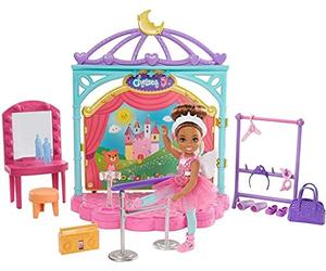 Barbie Club Chelsea Coffret Danse Classique avec Mini-poupée Brune de 15 cm et Accessoires, Jouet pour Enfant, GHV81