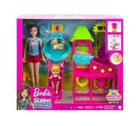 Barbie - Coffret Parc Aquatique avec piscine et toboggan - Poupees Skipper et Enfant - Set Metier Baby Sitter + carte animaux