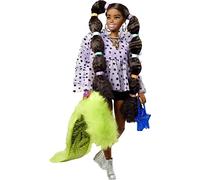 Barbie Extra poupée articulée Brune aux Longues couettes, Look Tendance et Oversize, avec Figurine Spitz Nain et Accessoires Inclus, Jouet pour Enfant, GXF10