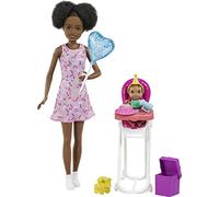 Barbie Famille Coffret Anniversaire avec poupée Skipper Baby-Sitter Brune, Figurine bébé, Chaise Haute et Accessoires, Jouet pour Enfant, GRP41