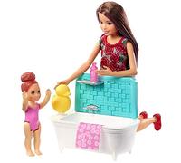 Barbie Famille Coffret Heure du Bain poupée Skipper Baby-Sitter aux Cheveux châtains et Figurine d'enfant, Accessoires Inclus, Jouet pour Enfant, FXH05