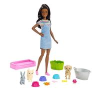 Barbie Famille Coffret Le Bain des Animaux, poupée Brune avec Figurines Chiot, Chaton et Lapin, Accessoires, Jouet pour Enfant, FXH12, Multicolore