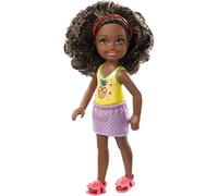 Barbie Famille Mini-Poupée Chelsea Fille aux Cheveux Bruns Bouclés et Haut Motif Ananas, Jouet pour Enfant, FXG76