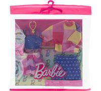 Barbie Fashions Lot de 2 tenues de poupée comprenant une jupe inspirée rose et bleue, un short, 2 hauts et 2 accessoires