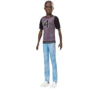Barbie Fashionistas Poupée Mannequin Ken #130 Brun avec Maillot de Sport, Jeans et Chaussures Blanches, Jouet pour Enfant, GDV13