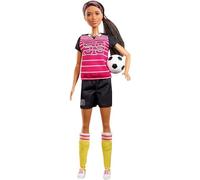Barbie Poupée Joueuse de Foot Brune en Maillot, Chaussures à Crampons, Chaussettes de Foot et avec Ballon de Football, Jouet pour Enfant, GFX26