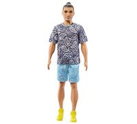 Barbie Poupée Ken Fashionistas, Cheveux Bruns en Chignon, t-Shirt et Short à Motif Cachemire, vêtements et Accessoires, Jouet Enfant, Dès 3 Ans, HJT09
