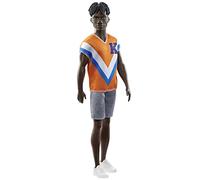 Barbie Poupée Ken Fashionistas, Cheveux Bruns nattés, Maillot et Short de Sport Tendance, Jouet Enfant, Dès 3 Ans, HJT08