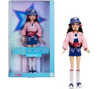 Barbie Signature My Scene JBH79 Poupée et accessoires de Nolee, tenue inspirée de Y2K avec ensemble sportif assorti, veste courte, jambières et support de poupée
