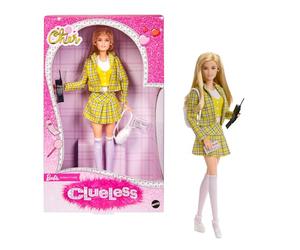 Barbie Signature Poupée Cher de Clueless à Collectionner dans Un Costume à Carreaux Jaune avec Sac à Dos, téléphone Portable et permis d’Apprentissage de la Conduite