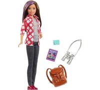 Barbie Voyage poupée Skipper Baby-Sitter Brune avec Une mèche Violette, 5 Accessoires Dont Appareil Photo et Sac à Dos, Jouet pour Enfant, FWV17