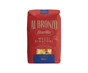 Barilla Pâtes Al Bronzo Mezzi Rigatoni 500g Tagliatelles dans des moules en bronze, adhérence à la sauce italienne, le blé dur de haute qualité donne la saveur corsée