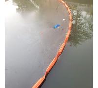 Barrière pétrolière marine professionnelle durable protection industrielle contre les chutes pour ports/lacs tige d'huile flottante solide haute résistance solution environnementale durable