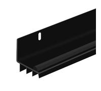 Bas de porte en PVC en forme de L de 91,4 cm - Triple joints en vinyle et capuchon anti-goutte - Convient aux portes de 1-3/4 po à 2 po - Comble les espaces de 6,3 mm à 1/2 po - Trous de montage