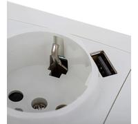Base Schuko blanche avec USB, série Europe, pour chargement d'appareils électroniques et connexion d'appareils électriques.