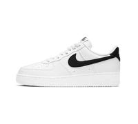 Nike Sportswear Baskets basses 'Air Force 1 07' noir / blanc, Taille 40