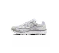 Chaussures Nike P-6000 pour femme Metallic Summit White/Pure Platinum/Wolf Grey/Blanc 44