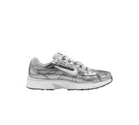 Nike Chaussures P-6000 Femme Grey Fog/Metallic Cool Grey/Cool Grey/Blanc Taille 42