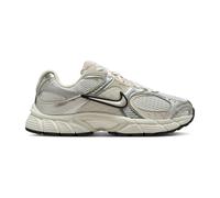 Baskets femme Nike V5 RNR Blanc 40 Female