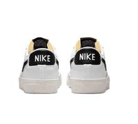 Nike Femme W Blazer Low '77 Sneaker, White/Black-Sail-White, 37.5 EU