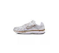 Baskets Nike Wms P-6000 - Blanc/Gris/Bordeaux