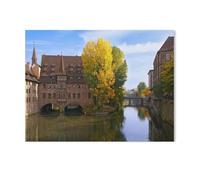 Bâtiment de l’Hôpital du Saint-Esprit de Nuremberg sur la Pegnitz, Allemagne，Puzzle en Papier 1000 Pièce Classique Adultes Puzzles Enfants Apprentissage Assembler des Jouets（50x70cm）-G97