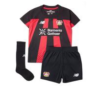 Bayer 04 Leverkusen Enfant New Balance 26/27 Home Infant Kit en Rouge/Noir, Polyester, Taille 2-3 ans