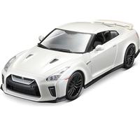 Bburago 1:24 Nissan GT-R Metallic White 18-21082