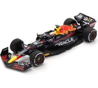 Bburago 18-38062 - Modèle réduit - Red Bull Racing F1 RB18 Verstappen #1 (avec casque, échelle 1:43)