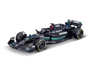 Bburago Formula 1 MB W14 2023 with Helmet Russell 1:43 Scale Die-Cast Collectible Race Car