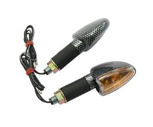 BCR Flèche ARROW Paire de flèches moto Flèche moto look carbone. Flèches moto petites avec lentille transparente. Paire de flèches moto homologuées modèle ARROW. Indicateurs direction moto 85 x 28 mm.