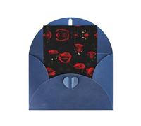 Beaucoup de cartes avec impression sur fond noir rose rouge avec enveloppes, boucle d'amour verticale vierge papier nacré emballage vacances vœux