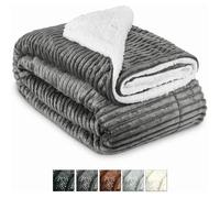 Beautissu XXL Plaid Canape Grande Taille Sherpa 220x240 cm Elisa - Doux Plaid Anthracite Chaud pour Hiver, Canapé - Couverture Polaire avec Effet Scintillant et Imitation Peau d'agneau