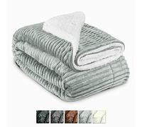 Beautissu XXL Plaid canapé Sherpa Couverture Polaire pour Hiver Doux Chaud | 150x200cm gris clair effet scintillant imitation peau d'agneau paillette aspect fourrure chaude Elisa