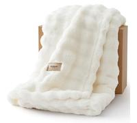 Bedsure Couverture à bulles 3D pelucheuse pour canapé - Couverture blanche douce pour décoration de canapé-lit et chambre - Cadeau de luxe chaud et confortable pour femme, toutes saisons, blanc cassé