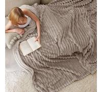 Bedsure Plaid Polaire pour Canapé - Couverture Douce et Chaude en Tissu Peluche, Design à Cordon Grossier, Plaid Moelleux pour Lit et Sofa, XXL 220 x 240 cm, Marron