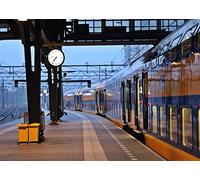 BELECO 2.7x1.8m Tissu Gare Plate-Forme Photographie Toile de Fond Tôt Le Matin Train Fond Train Thème Fête Décor Enfants Adultes Portrait Artistique Photoshoot Studio Accessoires