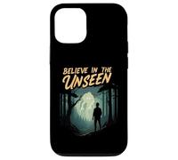 Believe in The Unseen Paranormal Forest Creature Coque pour iPhone 12/12 Pro
