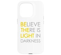 Believe There is Light in Darkness Strength Jésus Croix Lion Coque pour iPhone 15 Pro