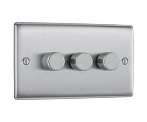 BG Electrical NBS83 Variateur d'intensité mural intelligent triple 2 voies Profil surélevé Bords arrondis Nexus Métal Acier brossé 200 W