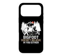 Bigfoot Doesn't Believe in You Either Funny Bigfoot Camping Coque pour iPhone 17 Pro Max