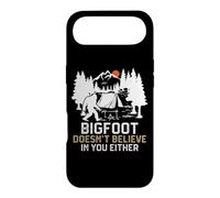 Bigfoot Doesn't Believe in You Either Funny Bigfoot Camping Coque pour iPhone Air